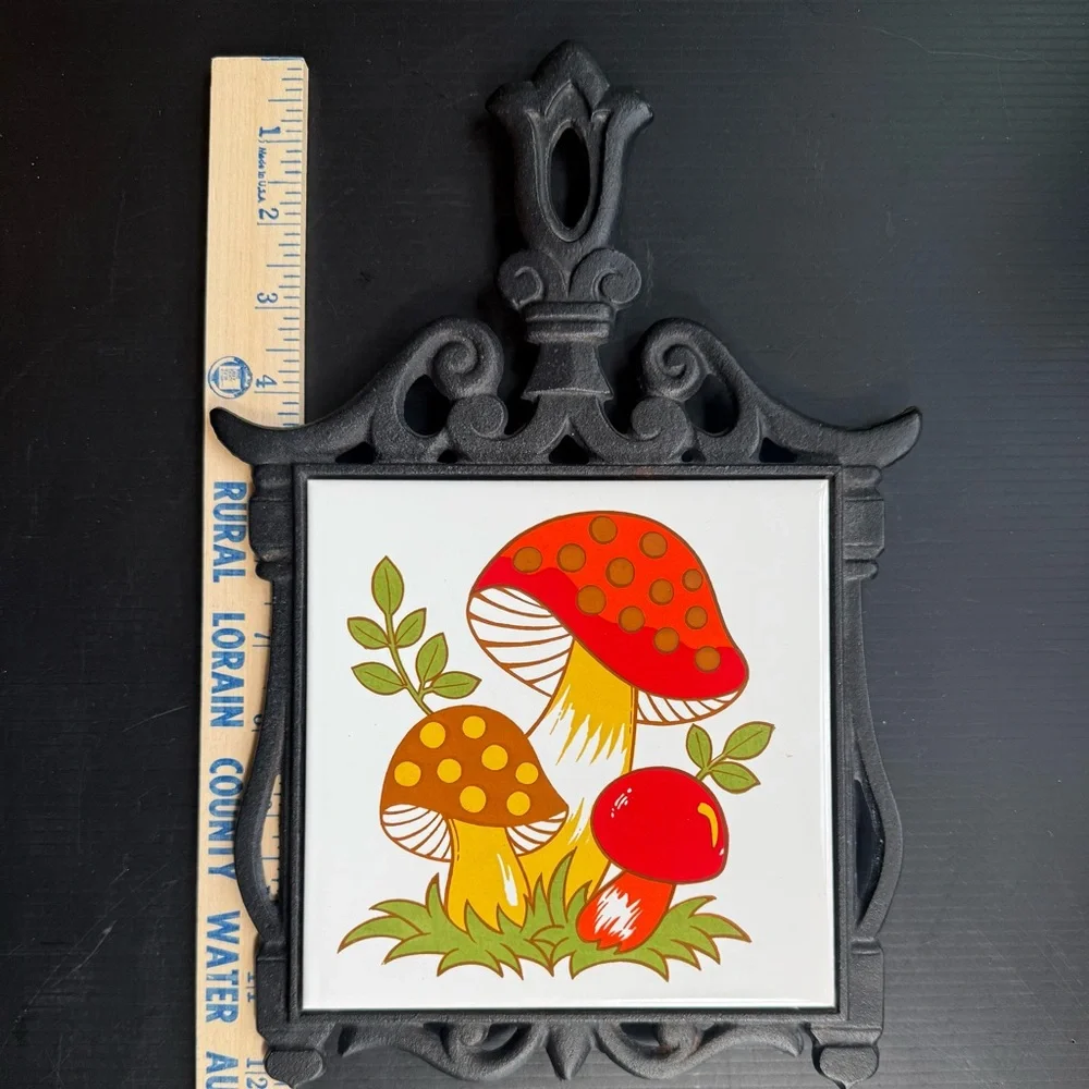 1970s SEARS & ROEBUCK CO 12” X 8” MERRY MUSHROOM TRIVET WITH CERAMIC TILE
